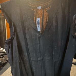 Black blouse with ruffles sleeves